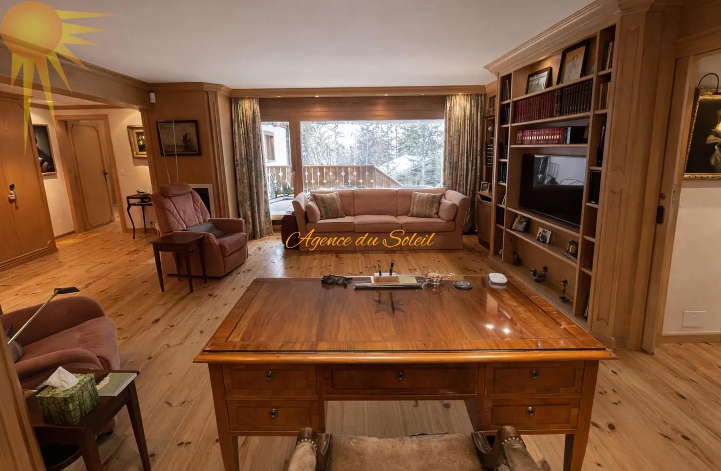 Ski-in / Ski-out? Außergewöhnliche 4,5-Zimmer-Wohnung mit privatem Pool im Herzen von Crans! - Foto 2 von 13