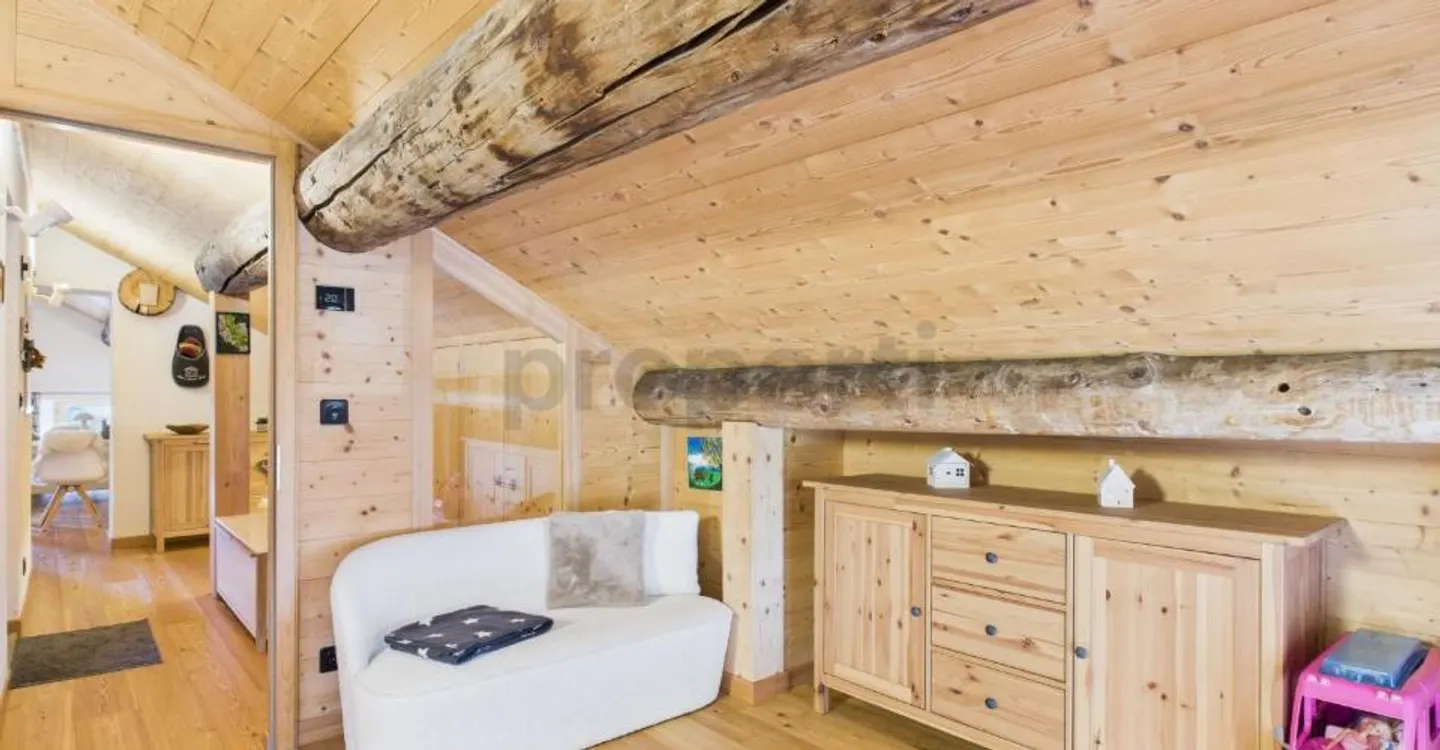 Tradition Meets Comfort: 2.5 Room Second Home in Nufenen – natu... - Photo 6 of 10