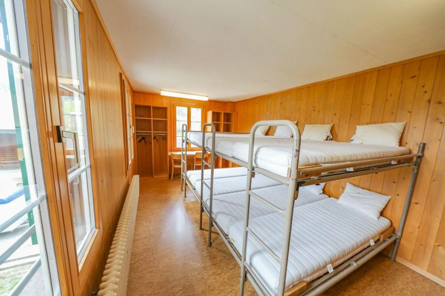 Geräumiges Ferienlagerhaus in Lenk - Foto 3 von 7