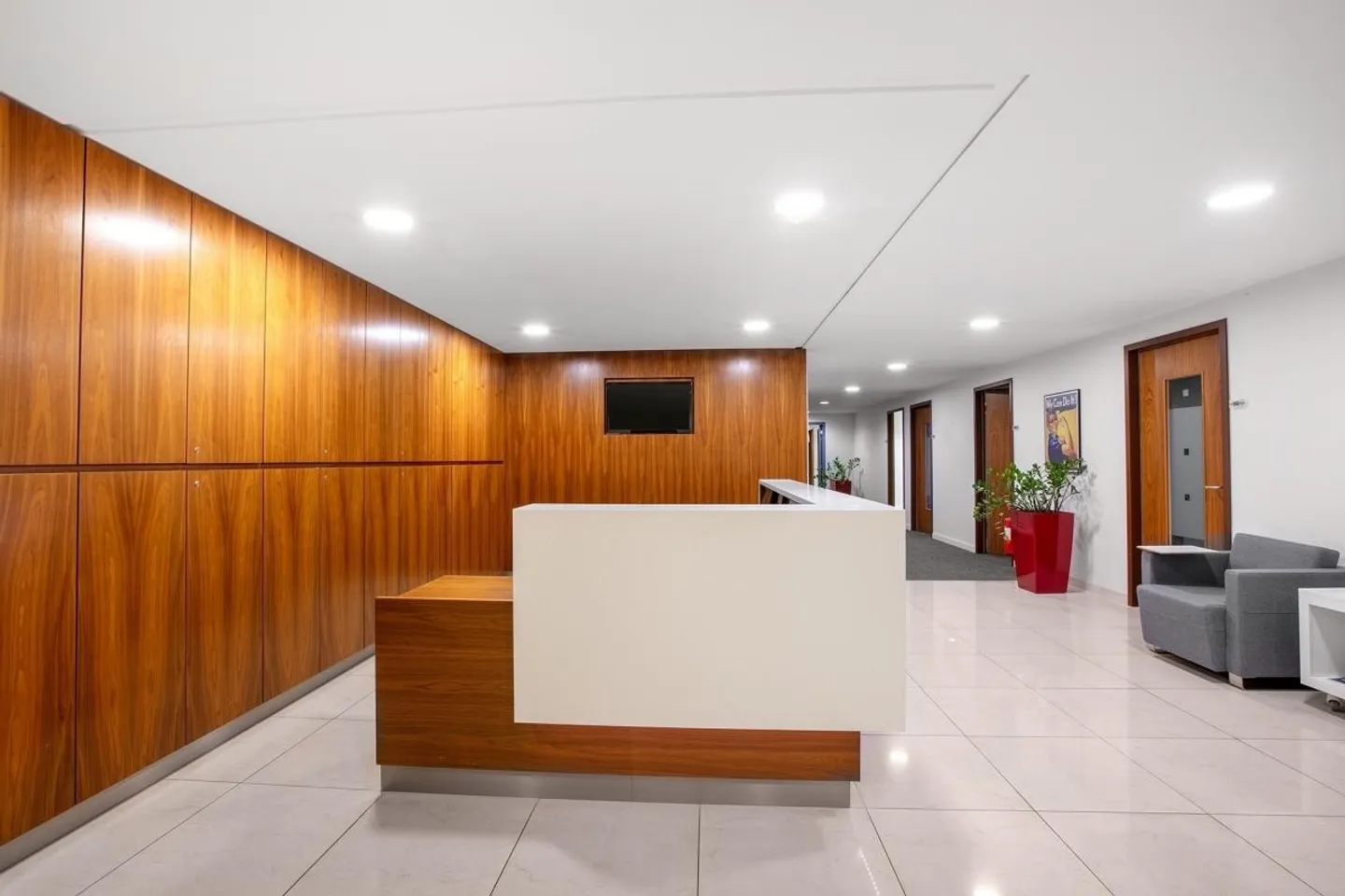 Bureau privé pour cinq personnes dans Regus Metalli - Photo 3 sur 8