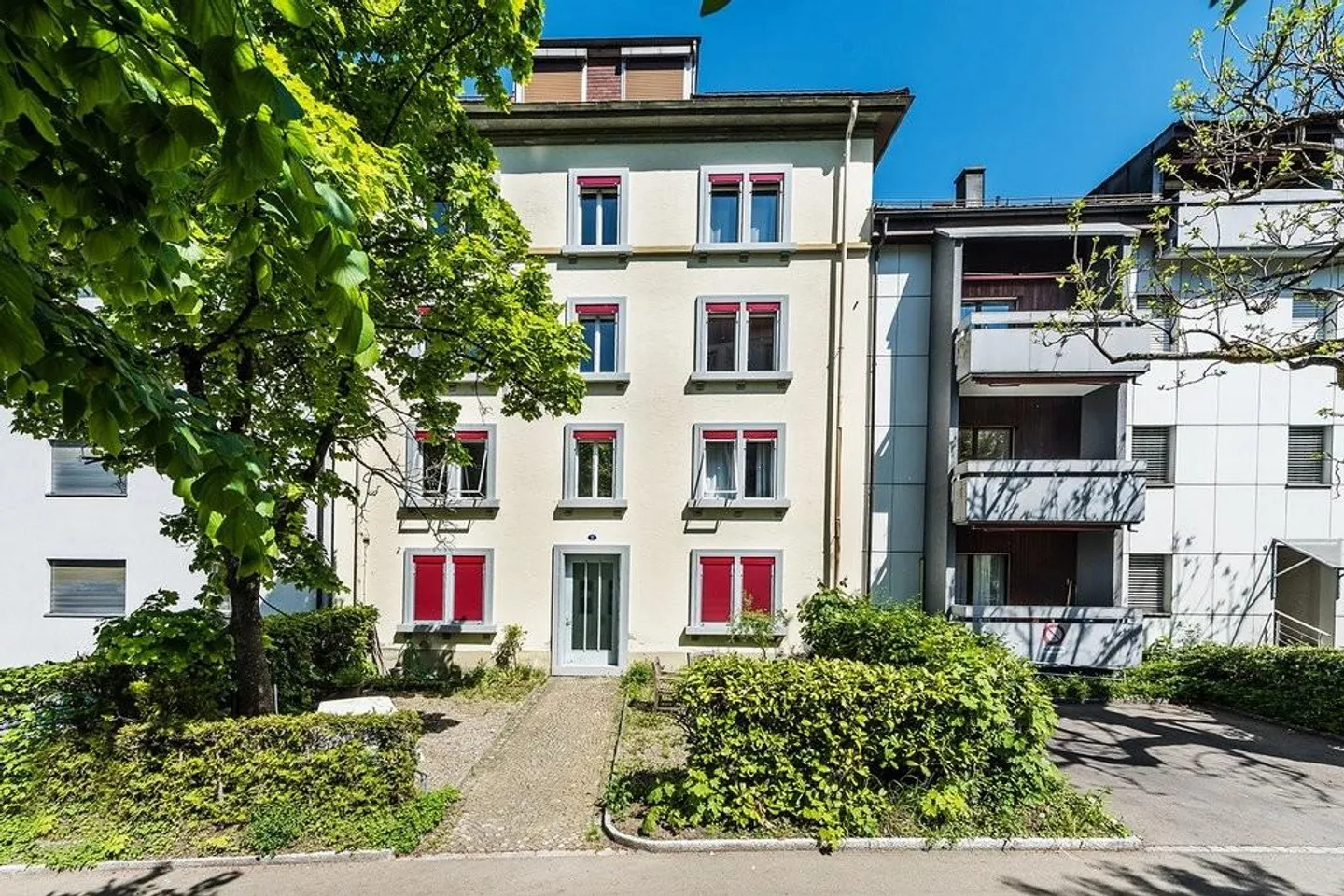 Small but well-kept and centrally located - Photo 1 of 5