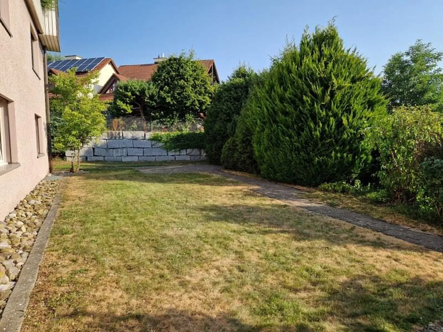 Renovierte Wohnung mit Garten - Foto 2 von 22