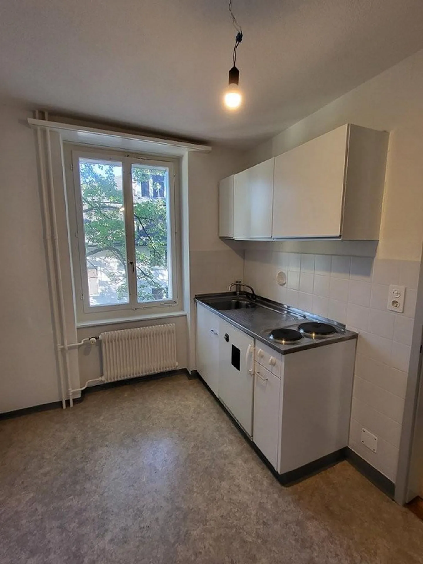 Small but well-kept and centrally located - Photo 2 of 5