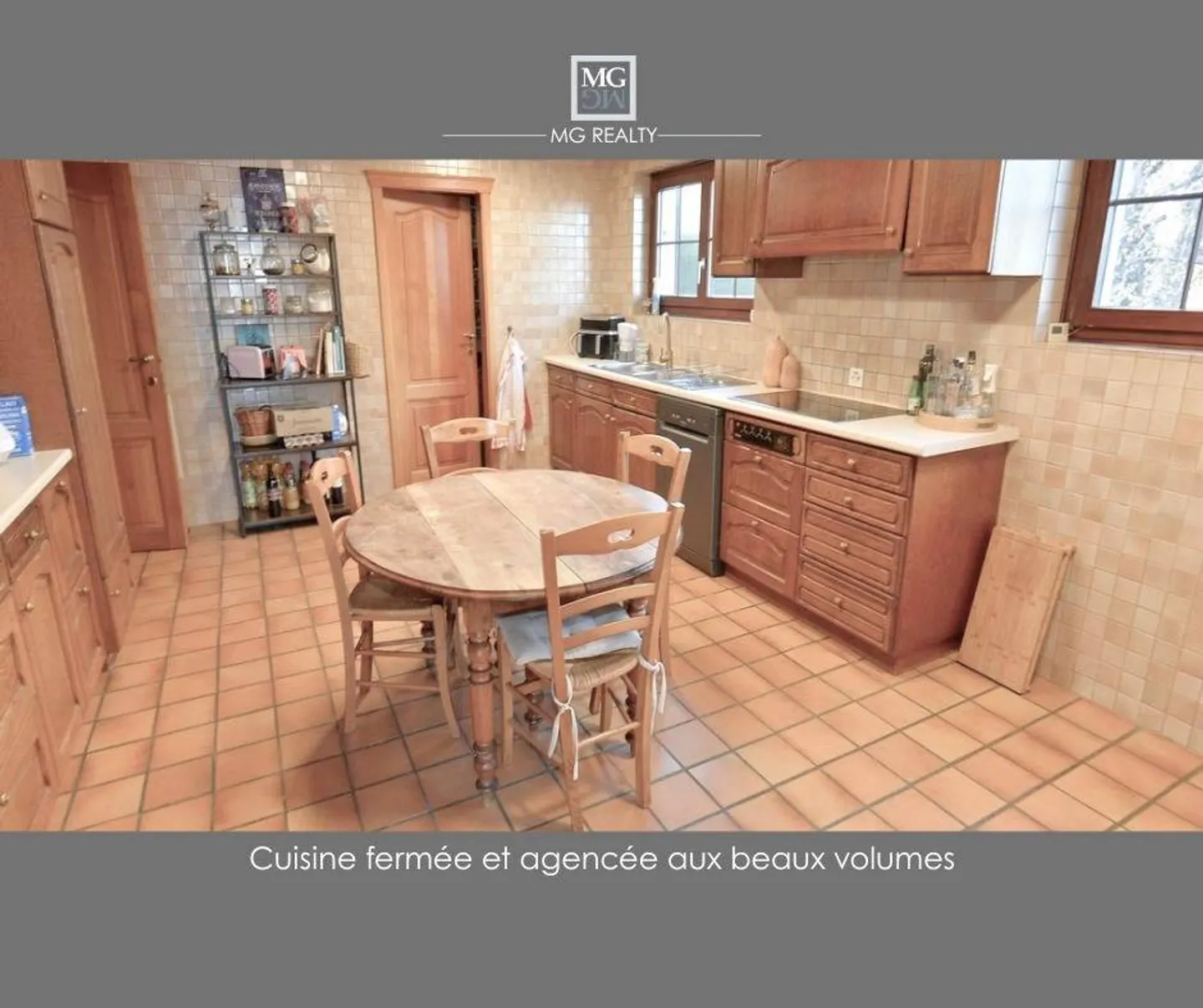 Eine Villa mit Seeblick, Ruhe und großzügigen Volumen? - Foto 6 von 11