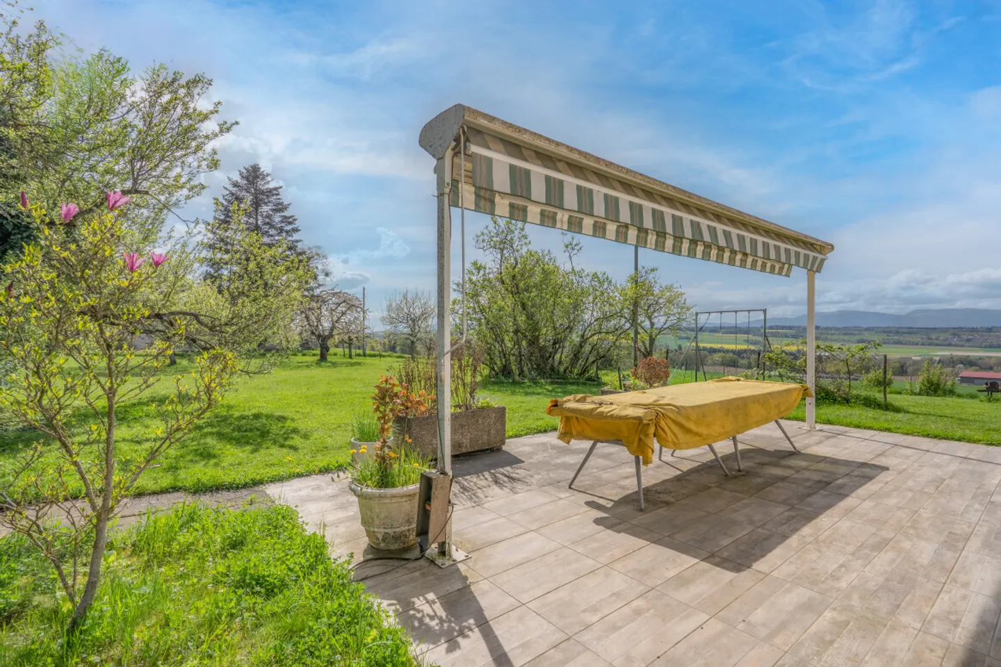 Chalet in una posizione tranquilla con grande giardino - Foto 7 di 7