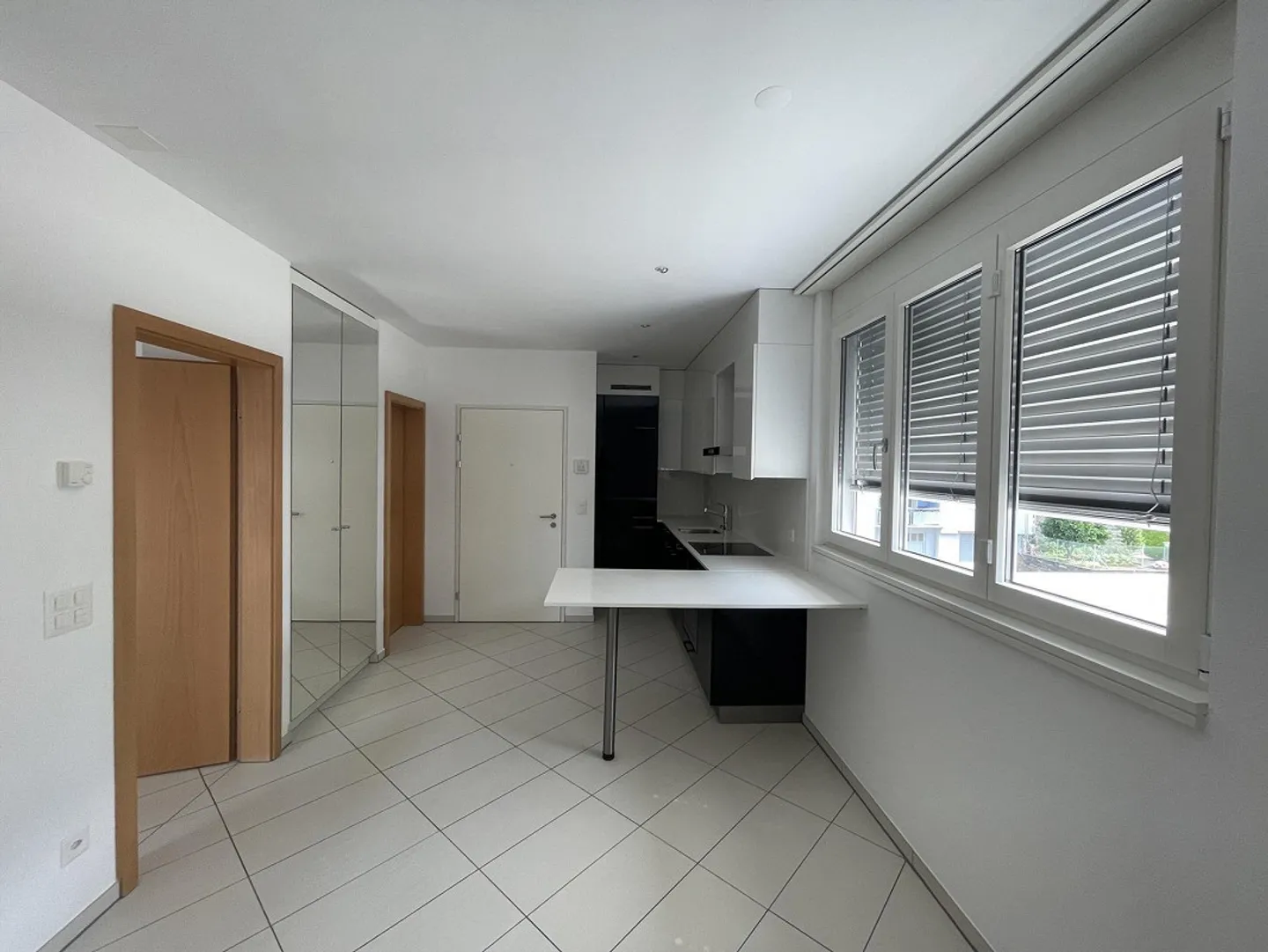 APPARTEMENT IMPERDIBLE 2.5 DANS UNE ZONE CENTRALE - Photo 3 sur 12