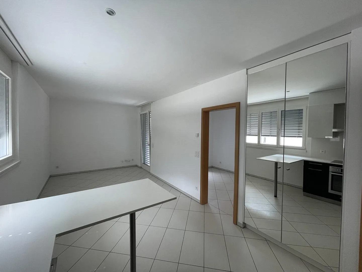 APPARTEMENT IMPERDIBLE 2.5 DANS UNE ZONE CENTRALE - Photo 6 sur 12