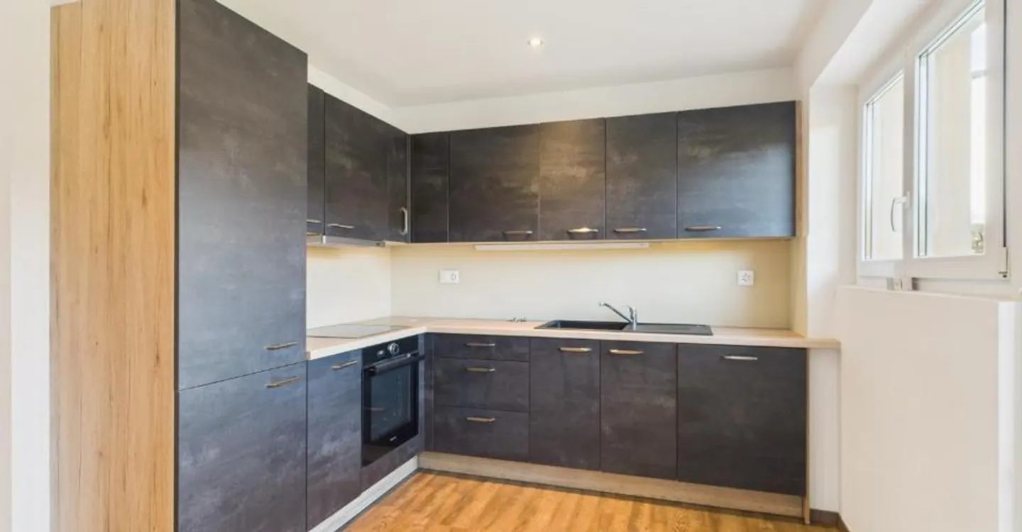 Appartamento affascinante di 3,5 stanze con tocco moderno a Le Locle - Foto 1 di 7
