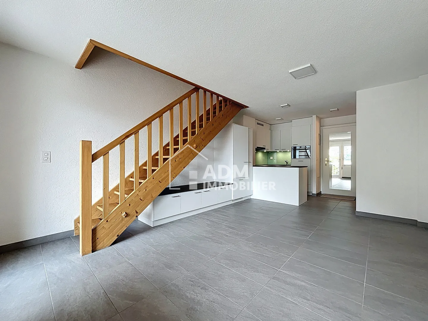 Saillon, 2.5 room duplex renovated in the bath complex - Photo 3 of 13