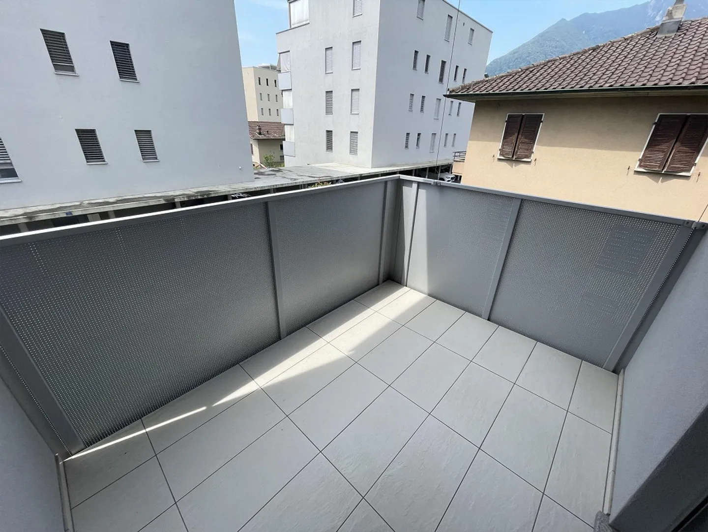 APPARTEMENT IMPERDIBLE 2.5 DANS UNE ZONE CENTRALE - Photo 11 sur 12