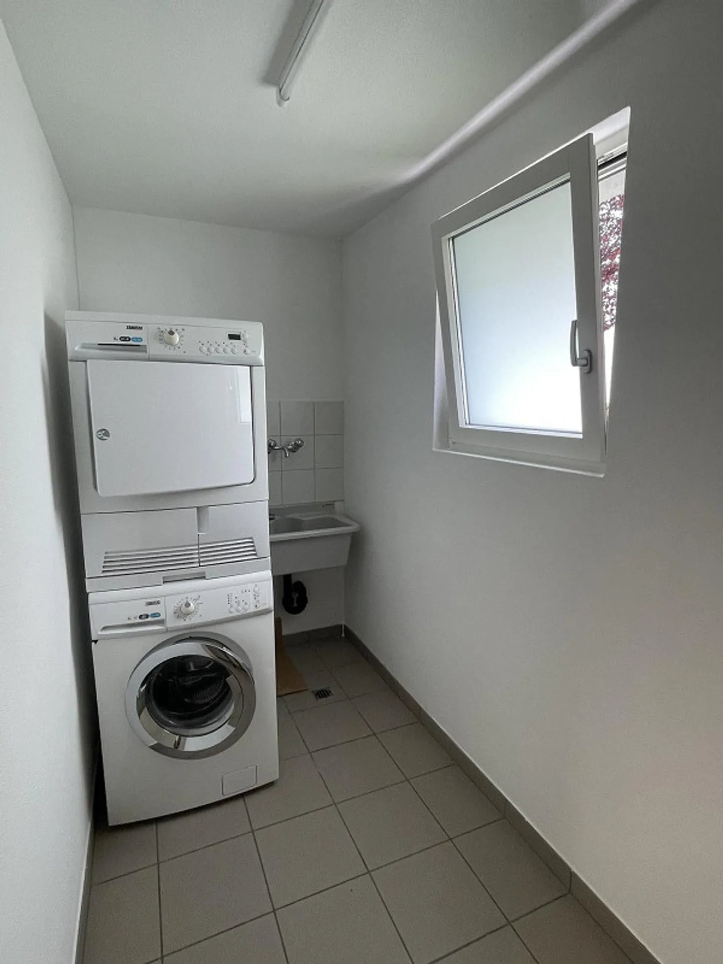 APPARTEMENT IMPERDIBLE 2.5 DANS UNE ZONE CENTRALE - Photo 12 sur 12
