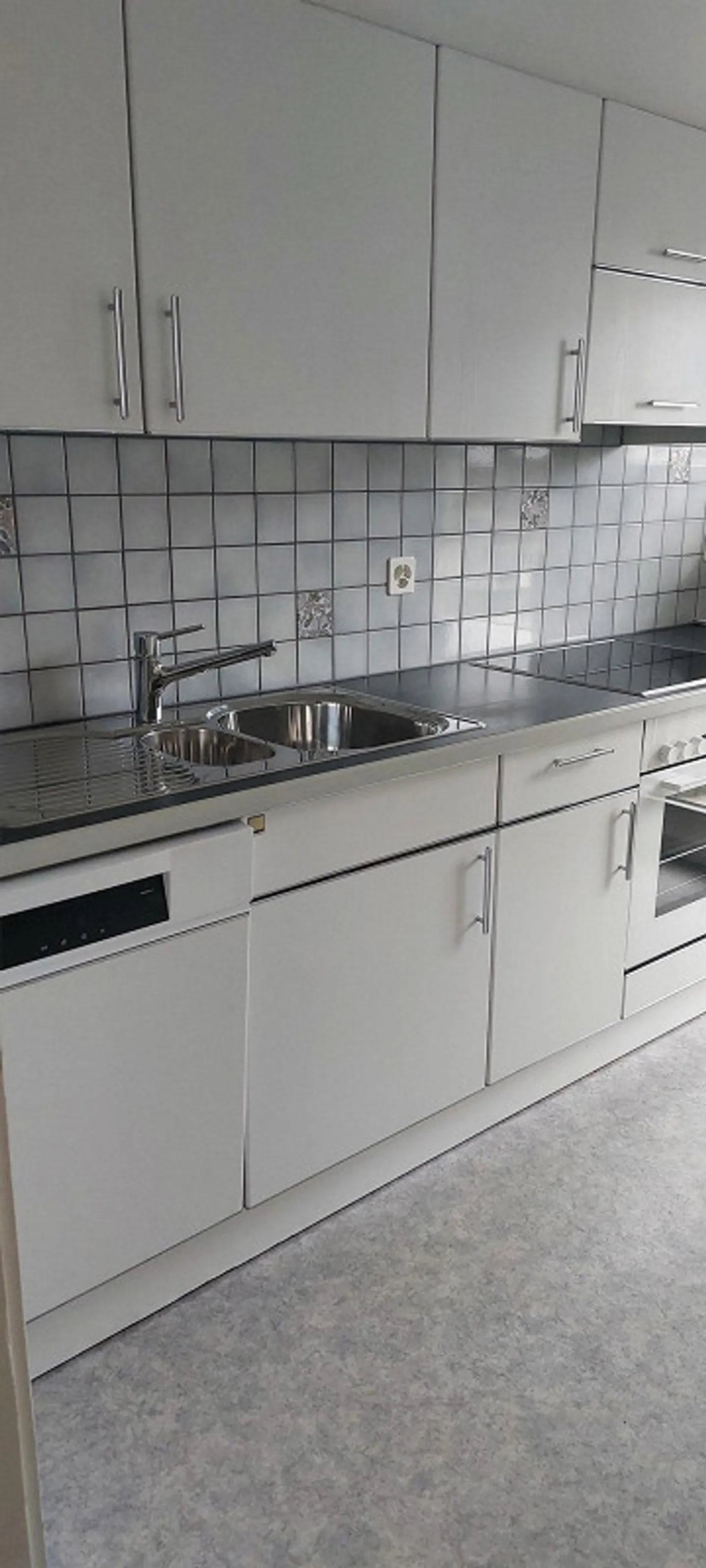 Bella appartamento di 4 stanze al confine della foresta di Neuhausen - Foto 2 di 7