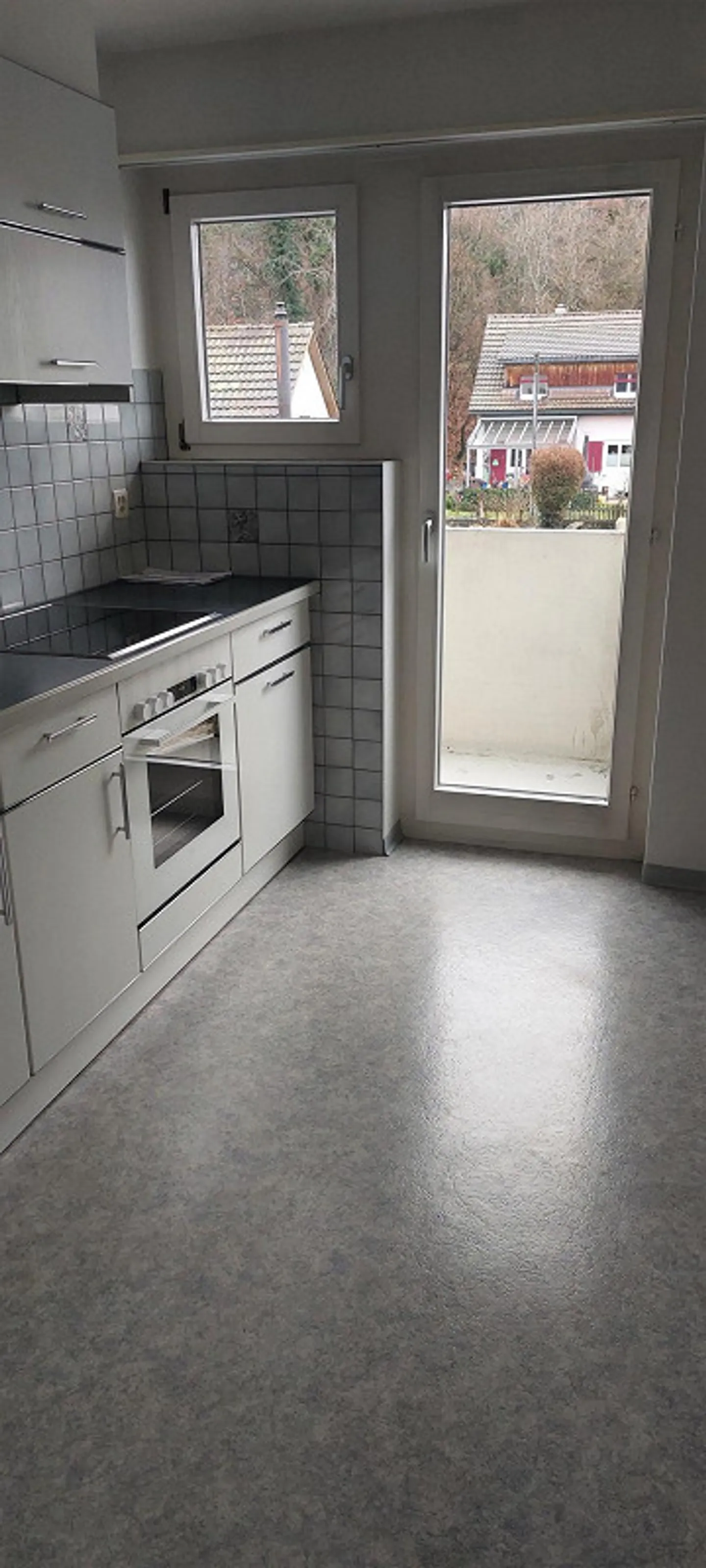 Bella appartamento di 4 stanze al confine della foresta di Neuhausen - Foto 3 di 7