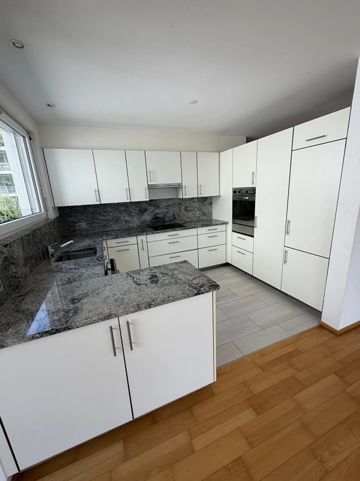 Grosszügige 4.5 Zimmerwohnung an attraktiver Lage - Foto 4 von 7