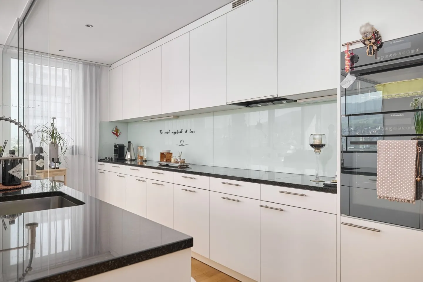 Vivere con vista: Appartamento 3.5 locali con loggia vicino al Lago di Costanza - Foto 3 di 11