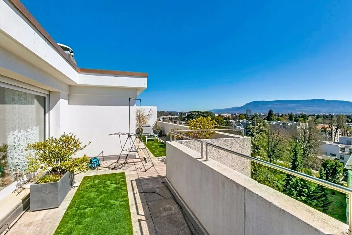 Penthouse duplex with exceptional panoramic view! - Photo 5 of 6