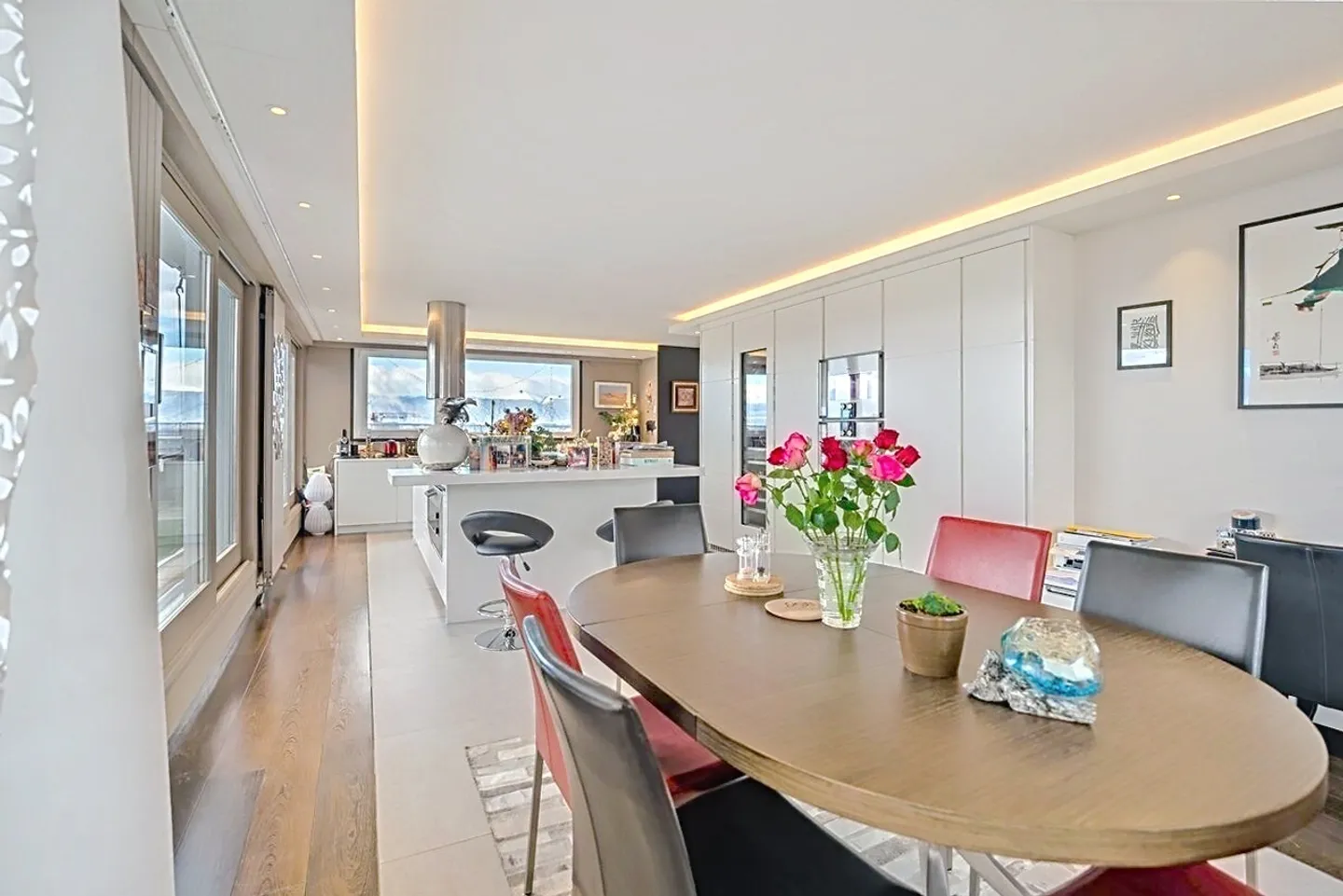 Penthouse duplex with exceptional panoramic view! - Photo 1 of 6