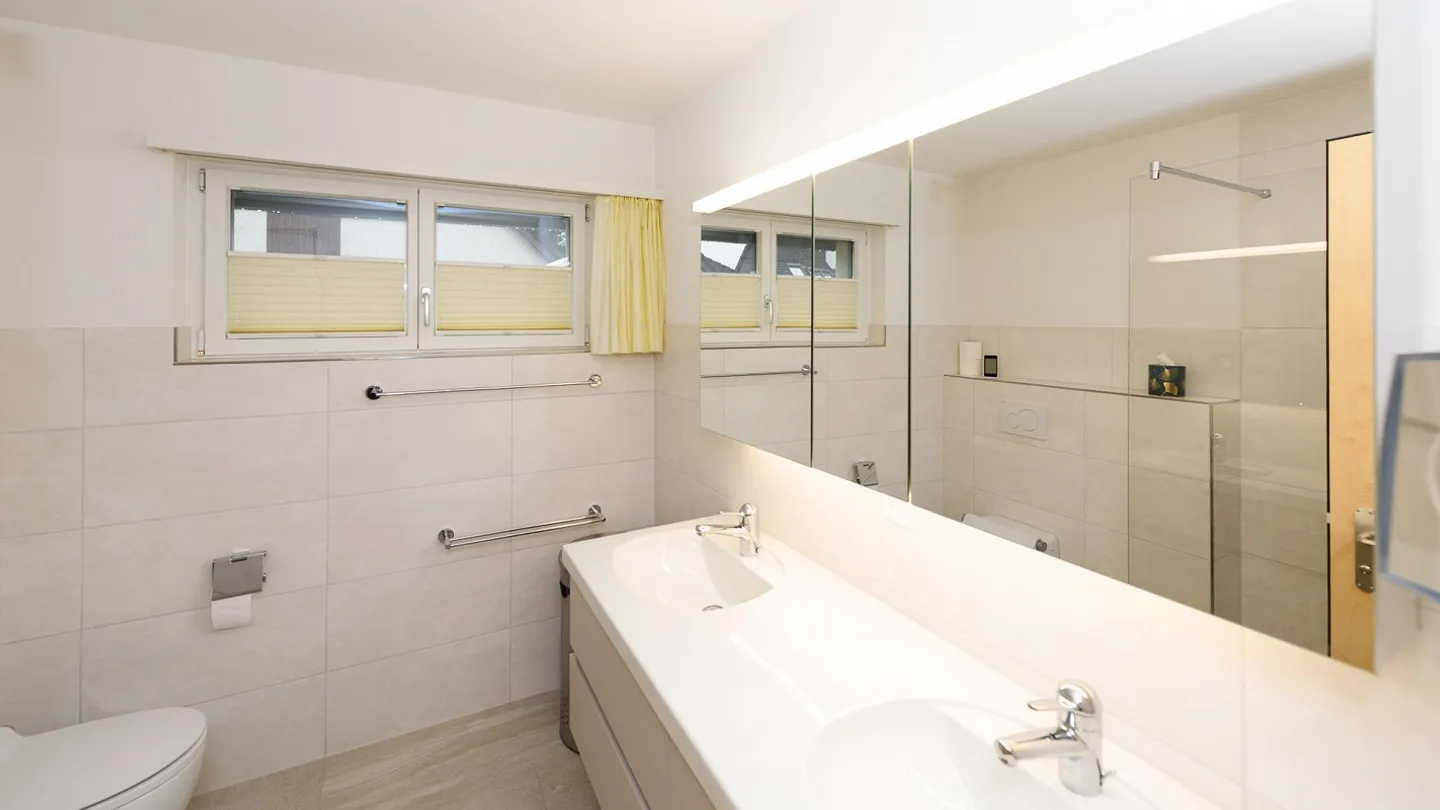 Arrivare a casa - Casa bifamiliare ben curata a Bachenbülach - Foto 7 di 8