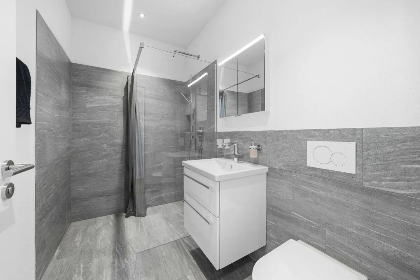 Gioiello attico con terrazza di 76m² e vista panoramica - Foto 12 di 13