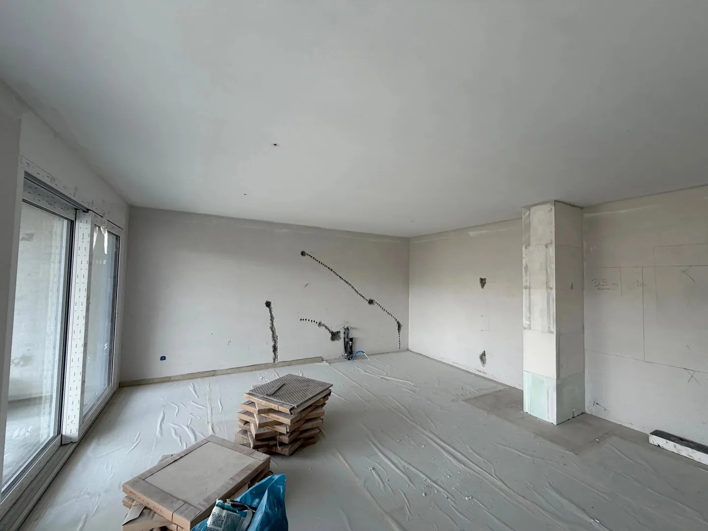 Bright Top-Floor Apartment in Aproz - Photo 3 of 8