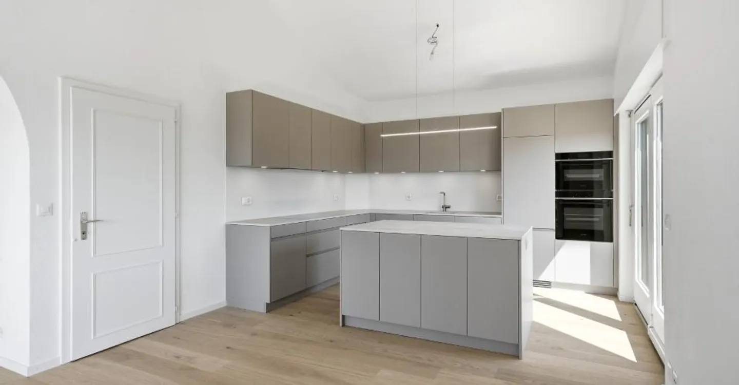 Luxury Apartment in St-Sulpice - Photo 2 of 12
