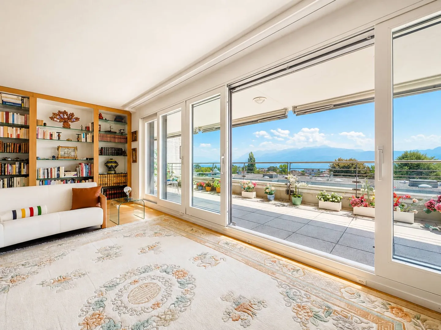 Attico di Lusso con Vista Lago - Foto 4 di 12