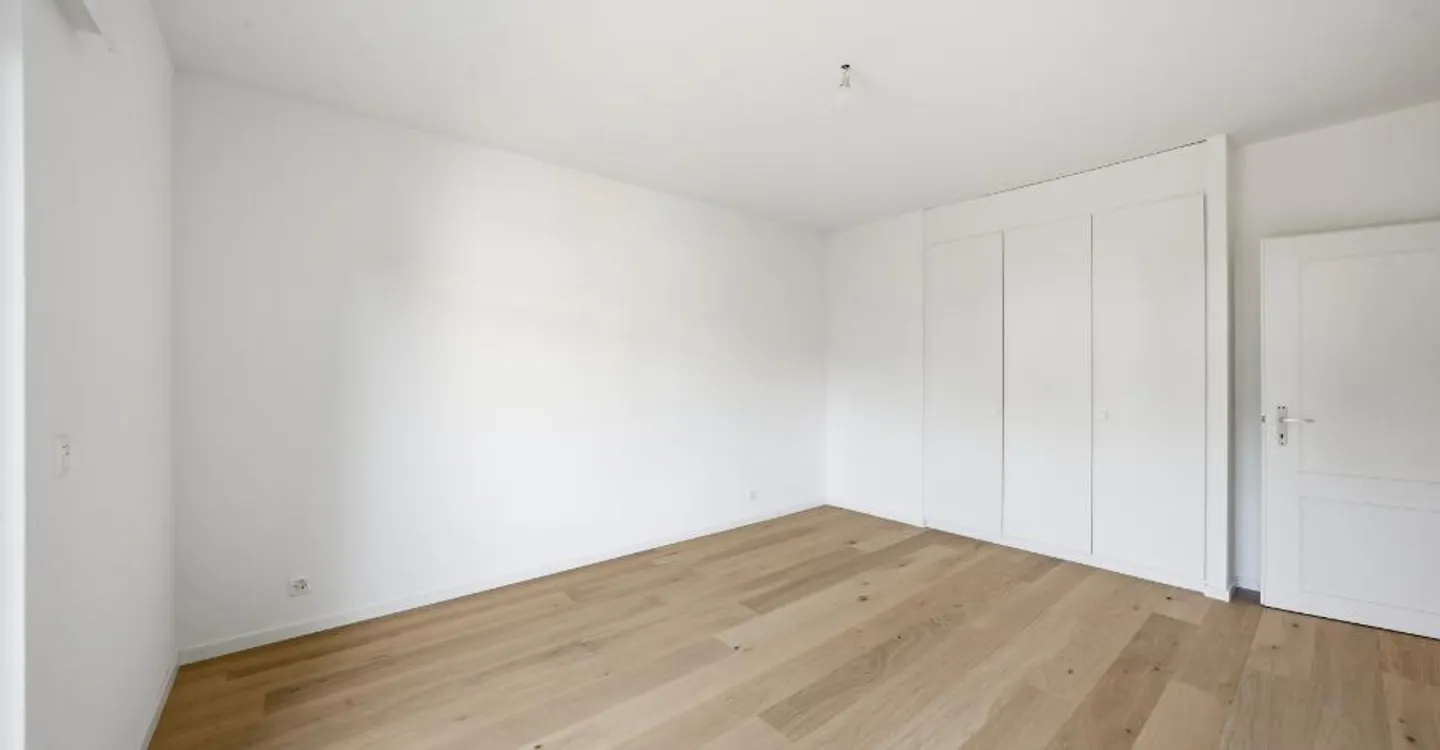 Luxury Apartment in St-Sulpice - Photo 8 of 12