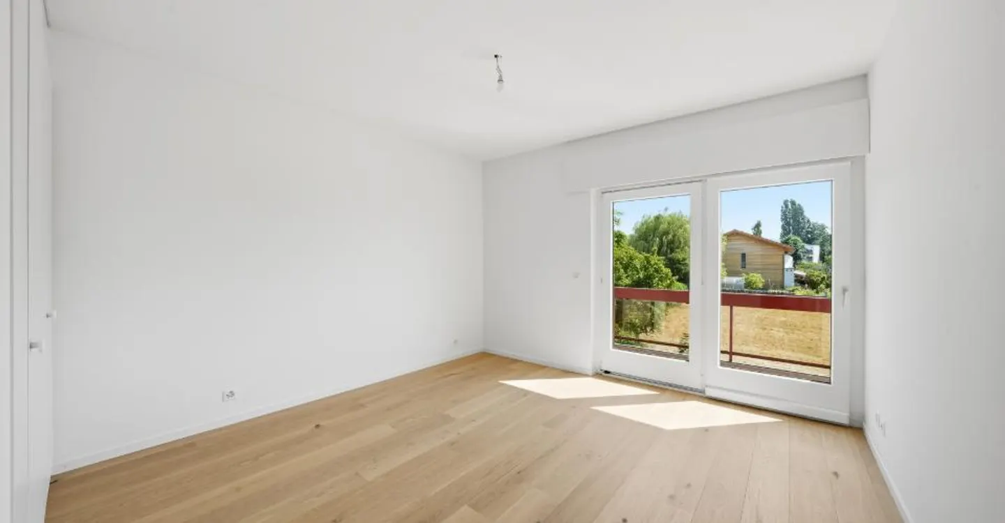 Luxury Apartment in St-Sulpice - Photo 9 of 12