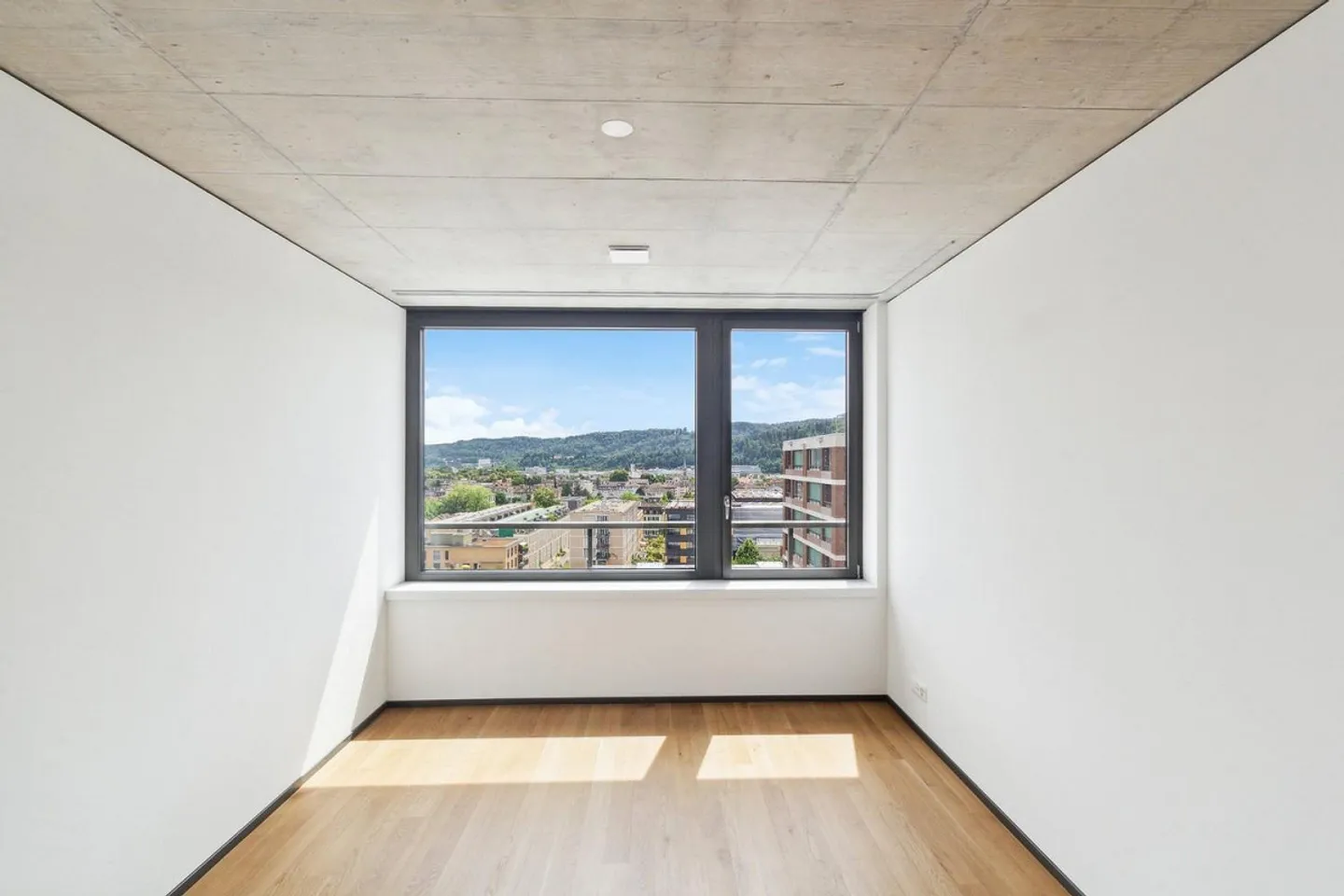 Moderne 3.5-Zimmer-Maisonette - Foto 4 von 10