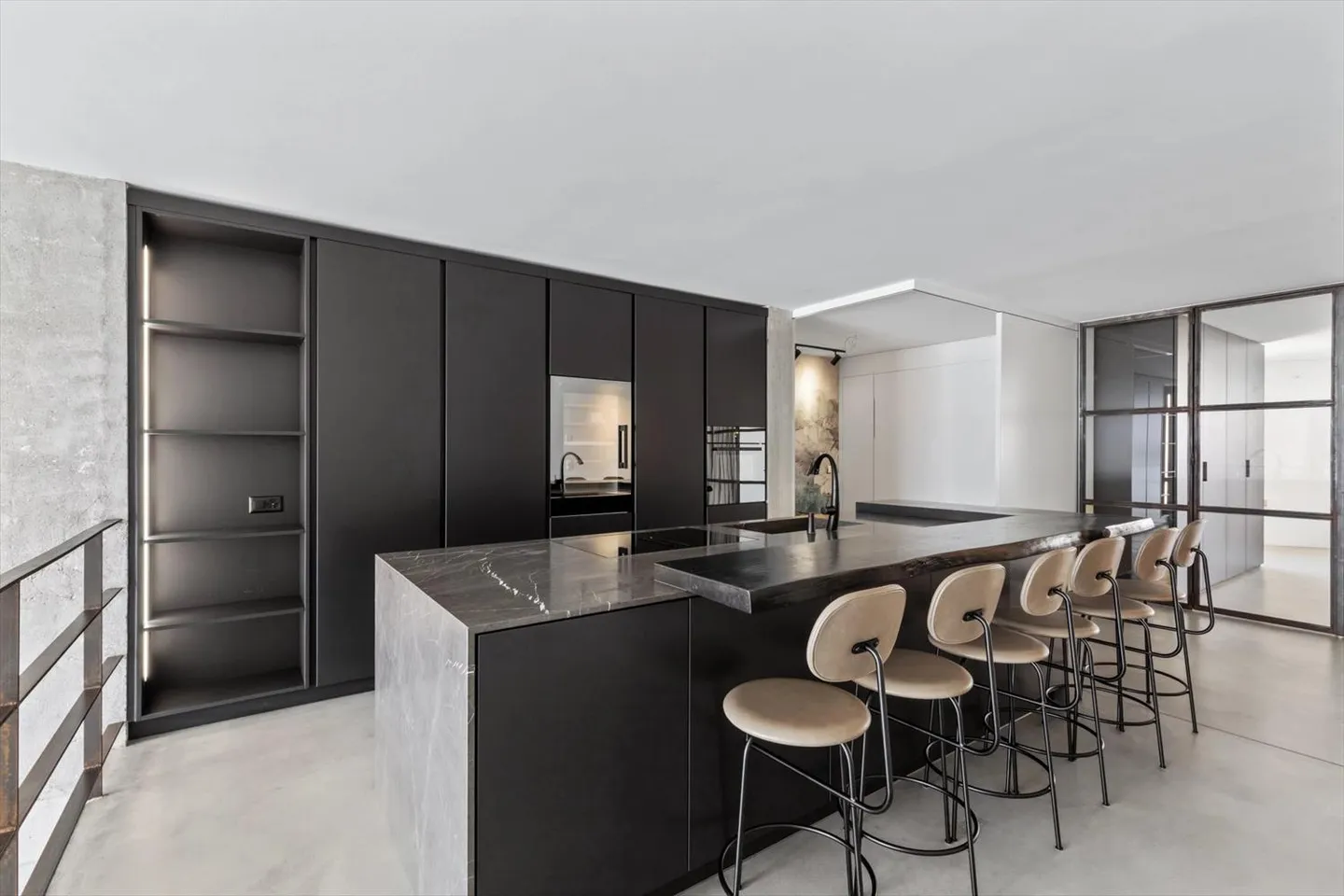 Schöne Wohnung/Loft im 4. Stock mit 2,5 Zimmern, mit der Möglichkeit, es in 3,5 Zimmer von 150m2 umzuwandeln - Foto 3 von 13