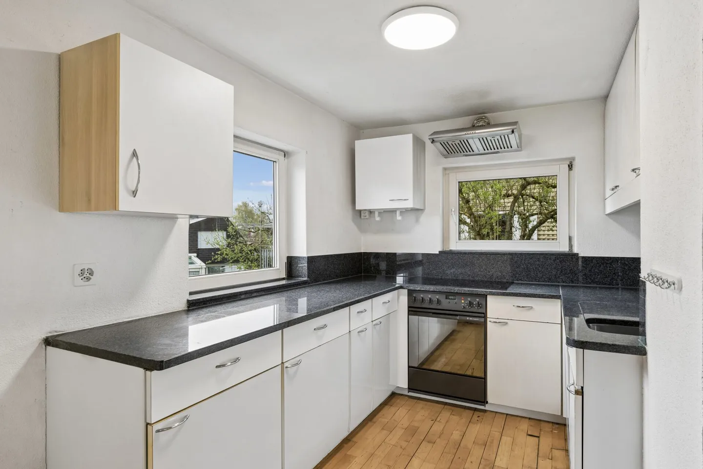 Single-family house with a separate apartment in Sarnen - Photo 4 of 11