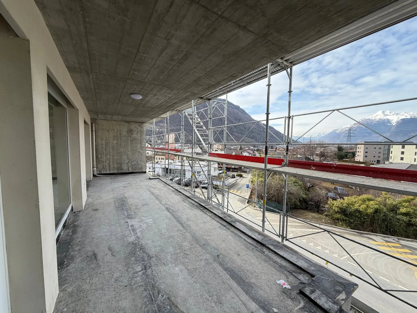 Bright Top-Floor Apartment in Aproz - Photo 5 of 8