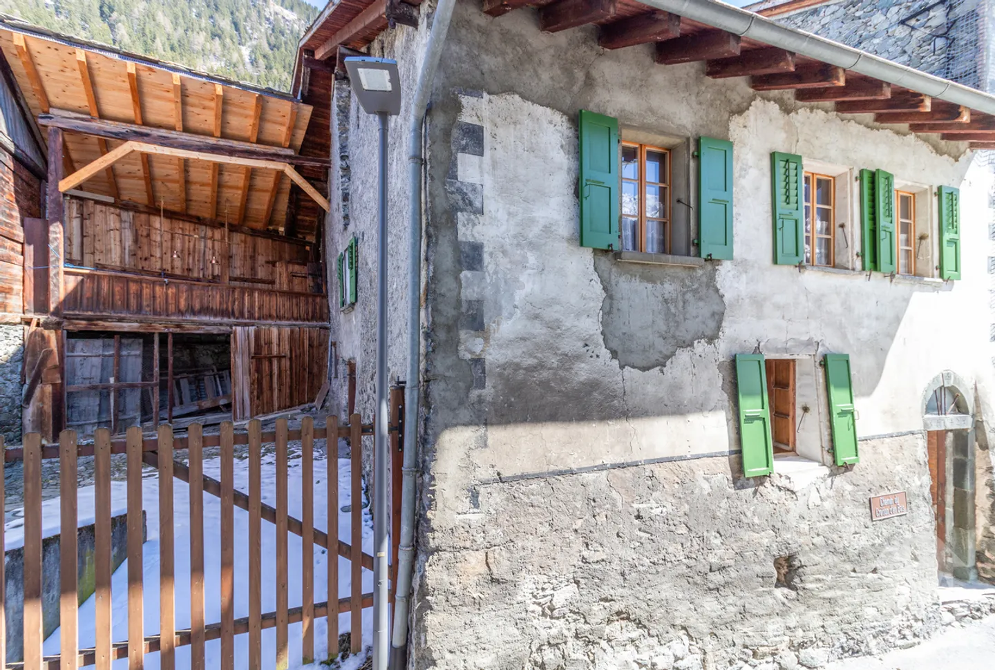 Autentica casa di villaggio del 18° secolo con spazi esterni - Foto 1 di 31