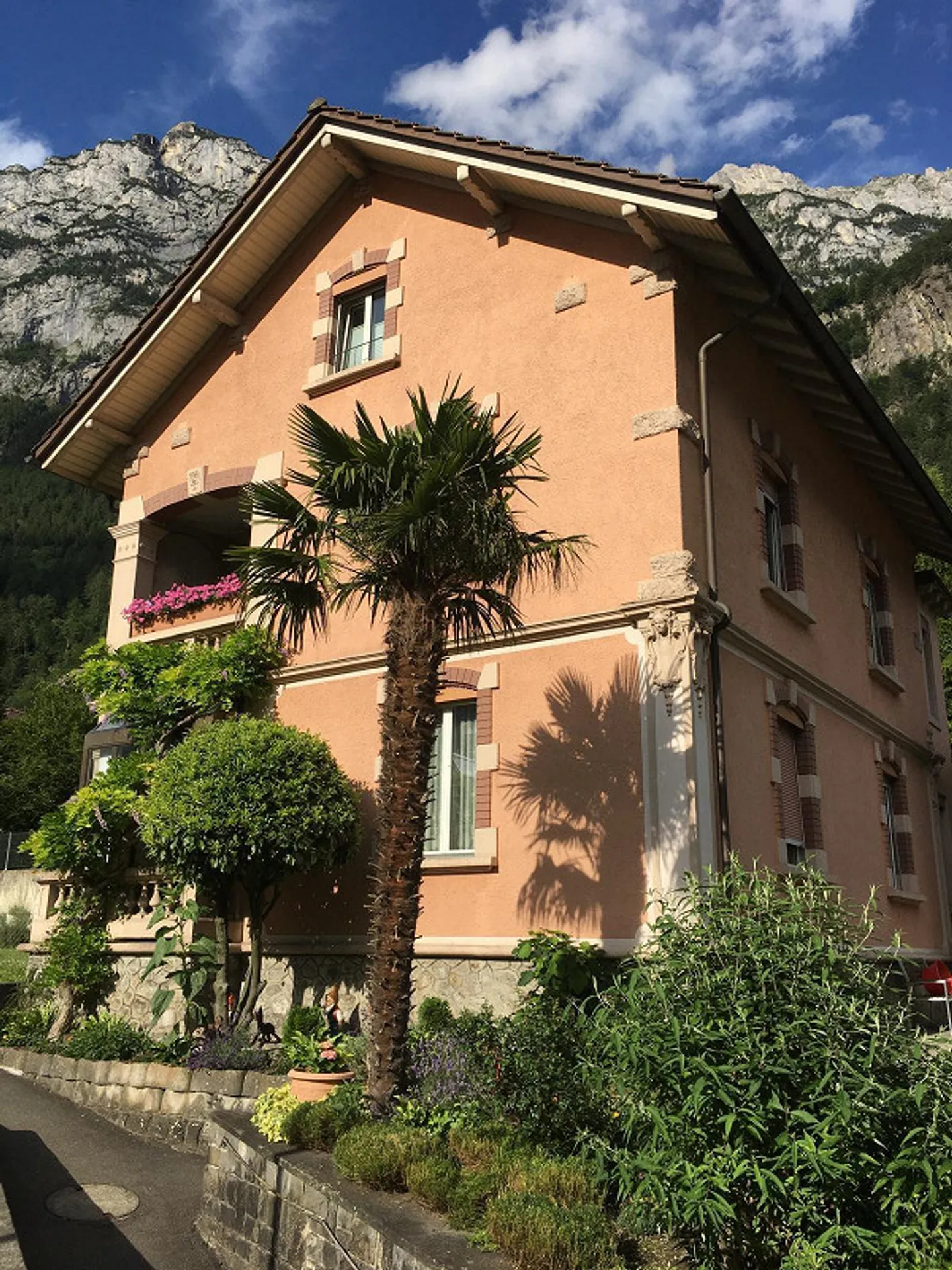 Two-family house in the center of Erstfeld - Photo 1 of 13