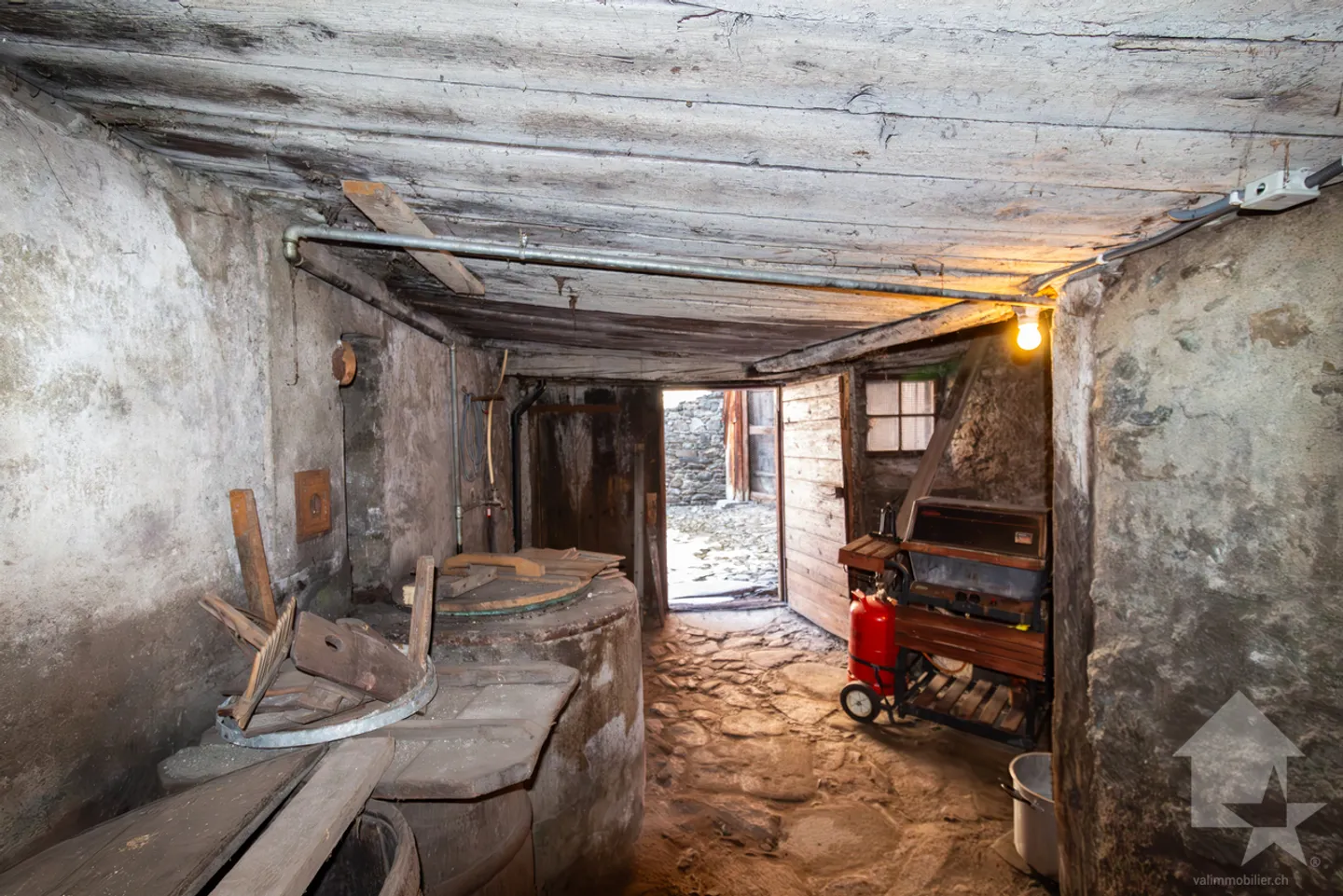 Autentica casa di villaggio del 18° secolo con spazi esterni - Foto 26 di 31