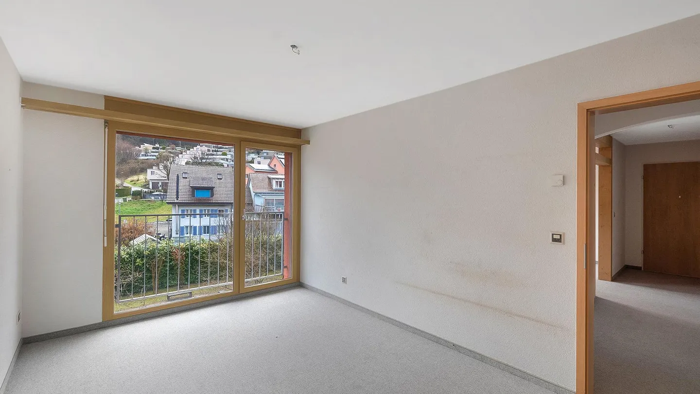 Ampio appartamento familiare in una posizione tranquilla - con balcone e camino - Foto 8 di 17