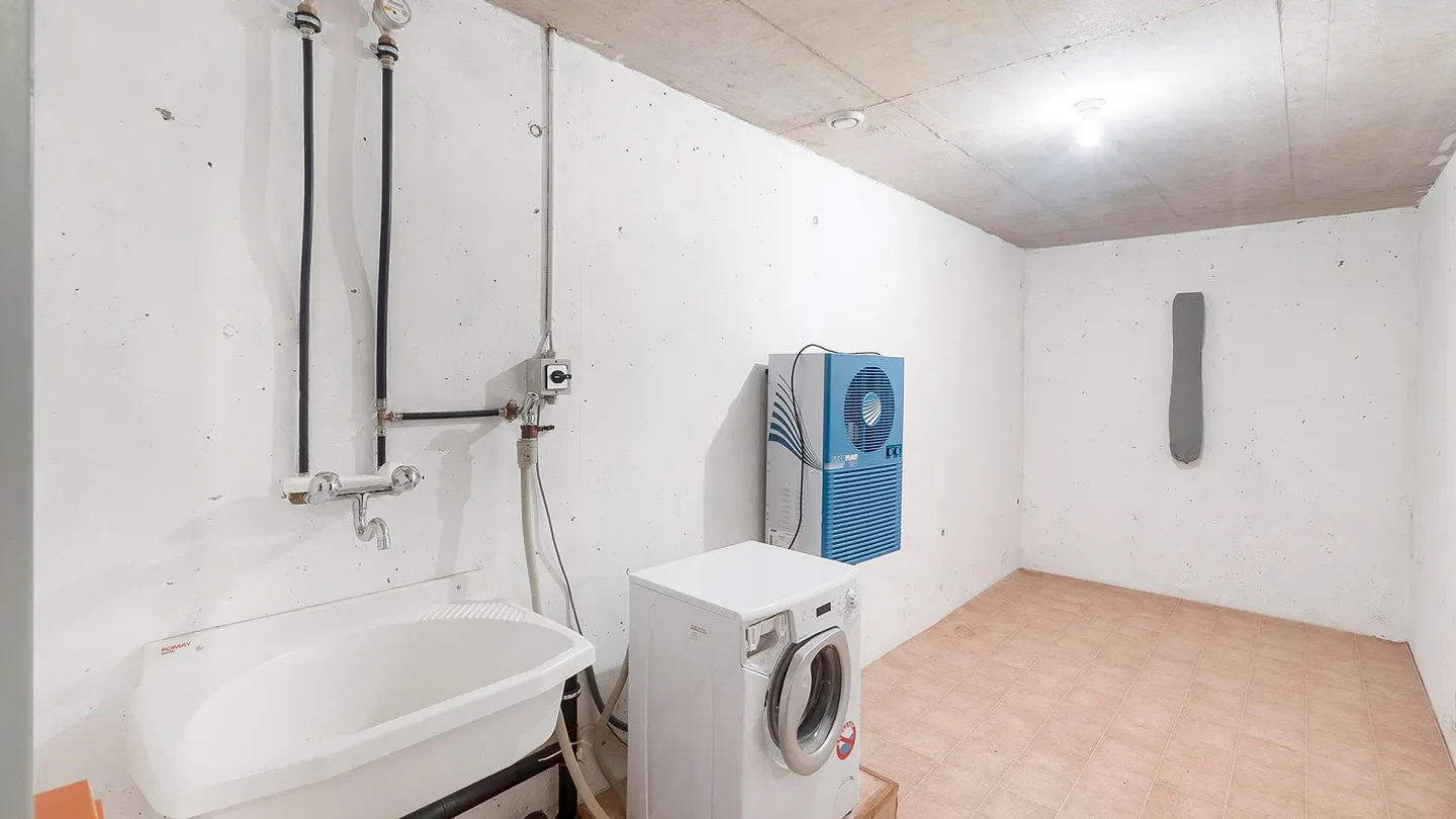 Ampio appartamento familiare in una posizione tranquilla - con balcone e camino - Foto 12 di 17