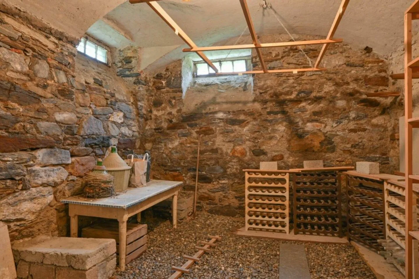 Wohnung mit grossem Garten in Zweifamilienhaus an gesuchter Lage - Foto 10 von 13