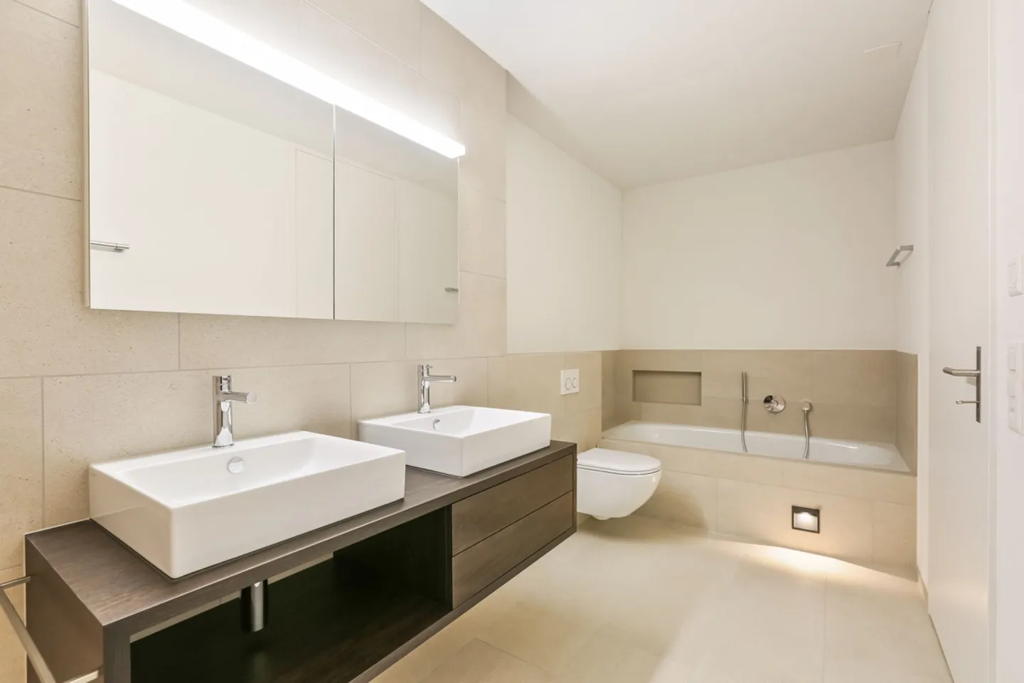 Appartamento nuovo luminoso 3.5 locali - Prima occupazione elegante con vista lago - Foto 7 di 12