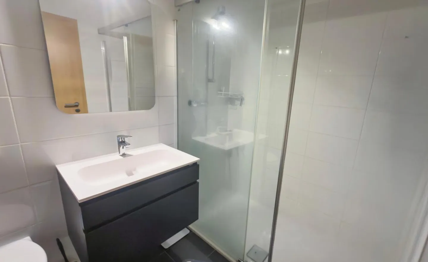 Große 2,5-Zimmer-Wohnung, renoviert + private Garagenbox, Martigny Zentrum - Foto 11 von 11