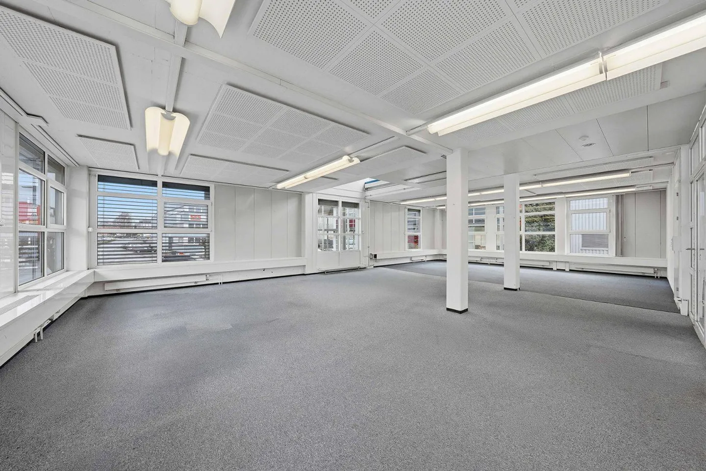 offices - Photo 2 of 9