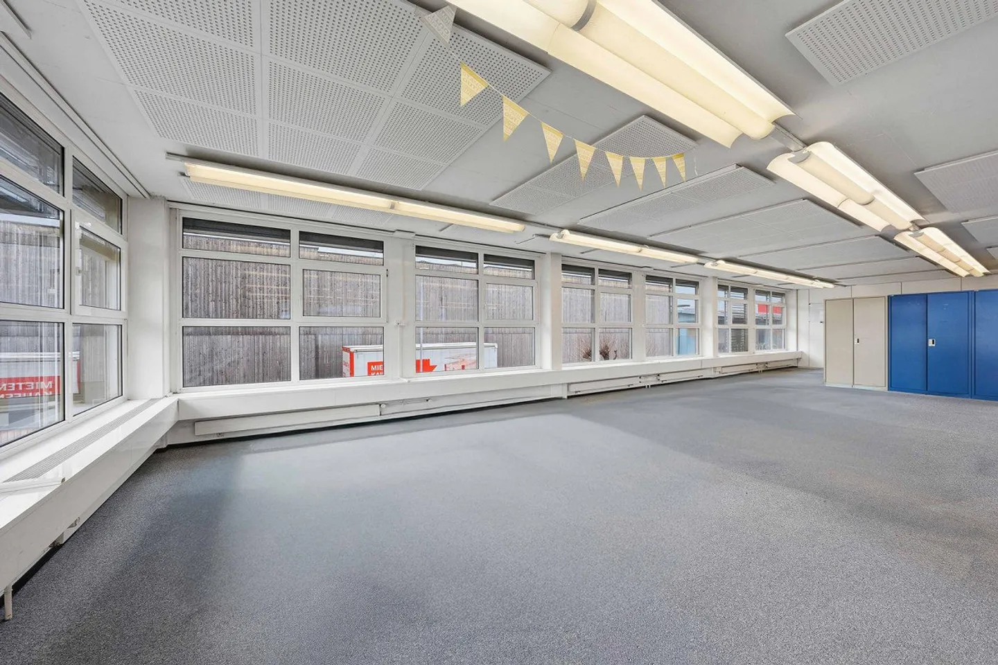 offices - Photo 4 of 9