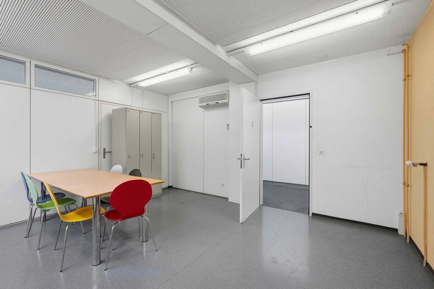 offices - Photo 6 of 9