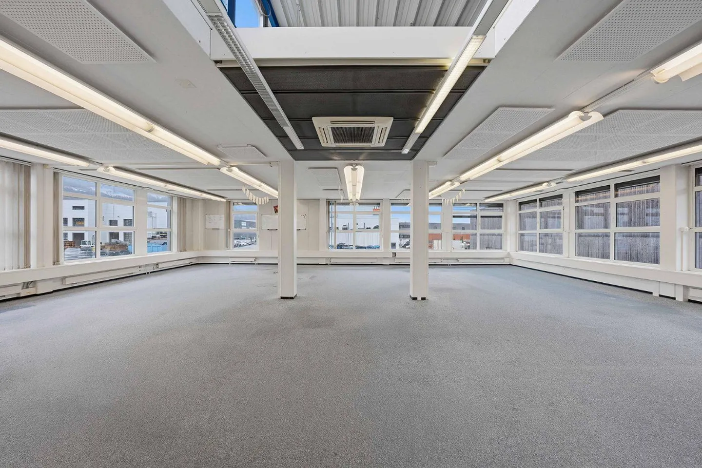 offices - Photo 7 of 9