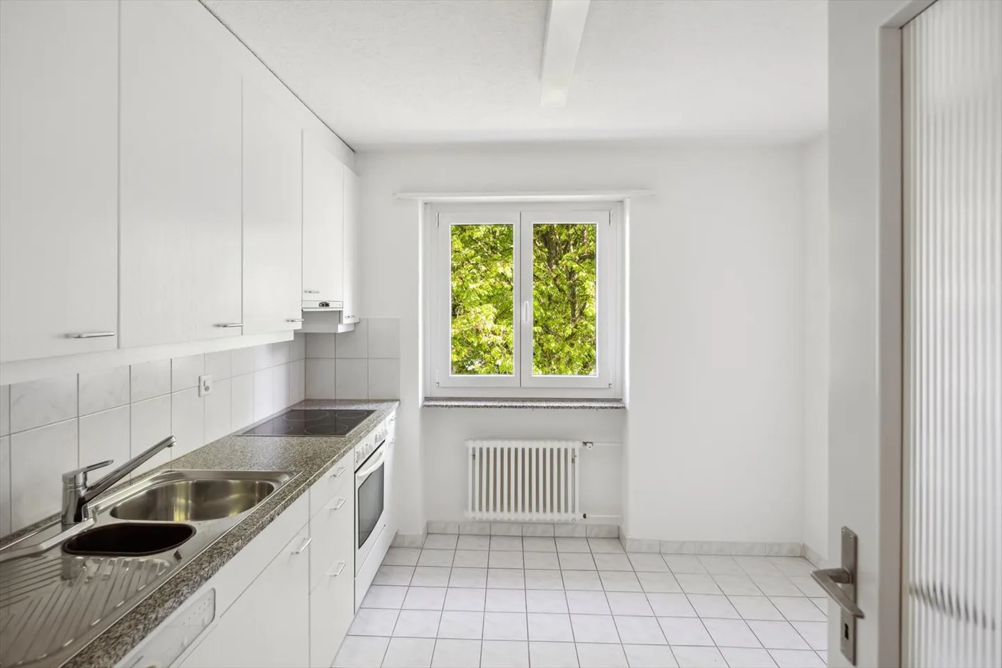 AFFITTO SENZA DEPOSITO - Bell'appartamento in una posizione tranquilla - Foto 2 di 5