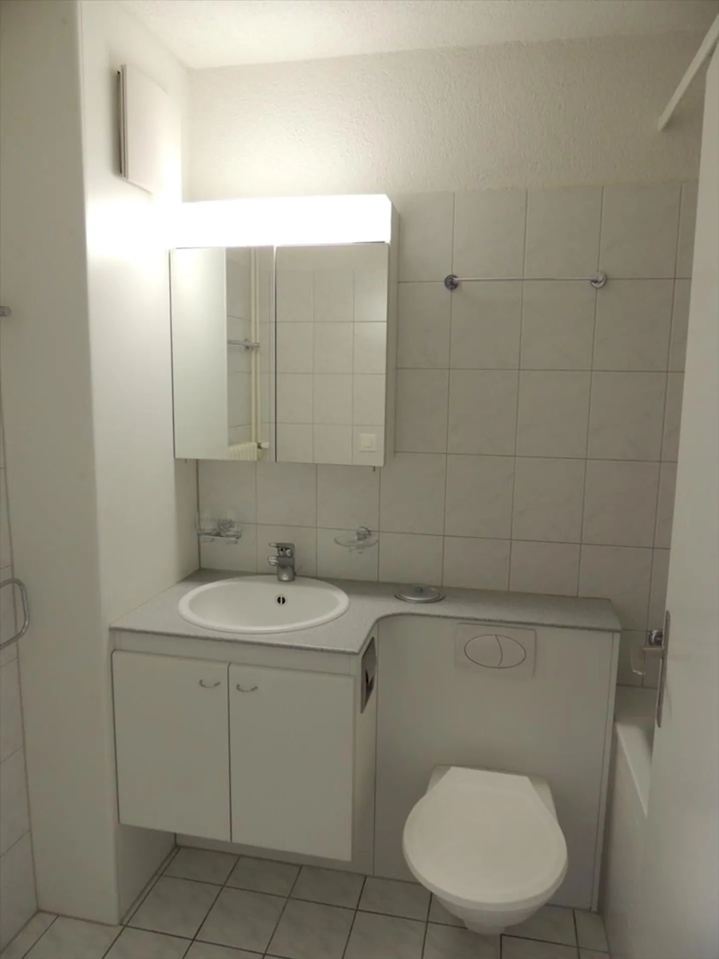 AFFITTO SENZA DEPOSITO - Bell'appartamento in una posizione tranquilla - Foto 3 di 5