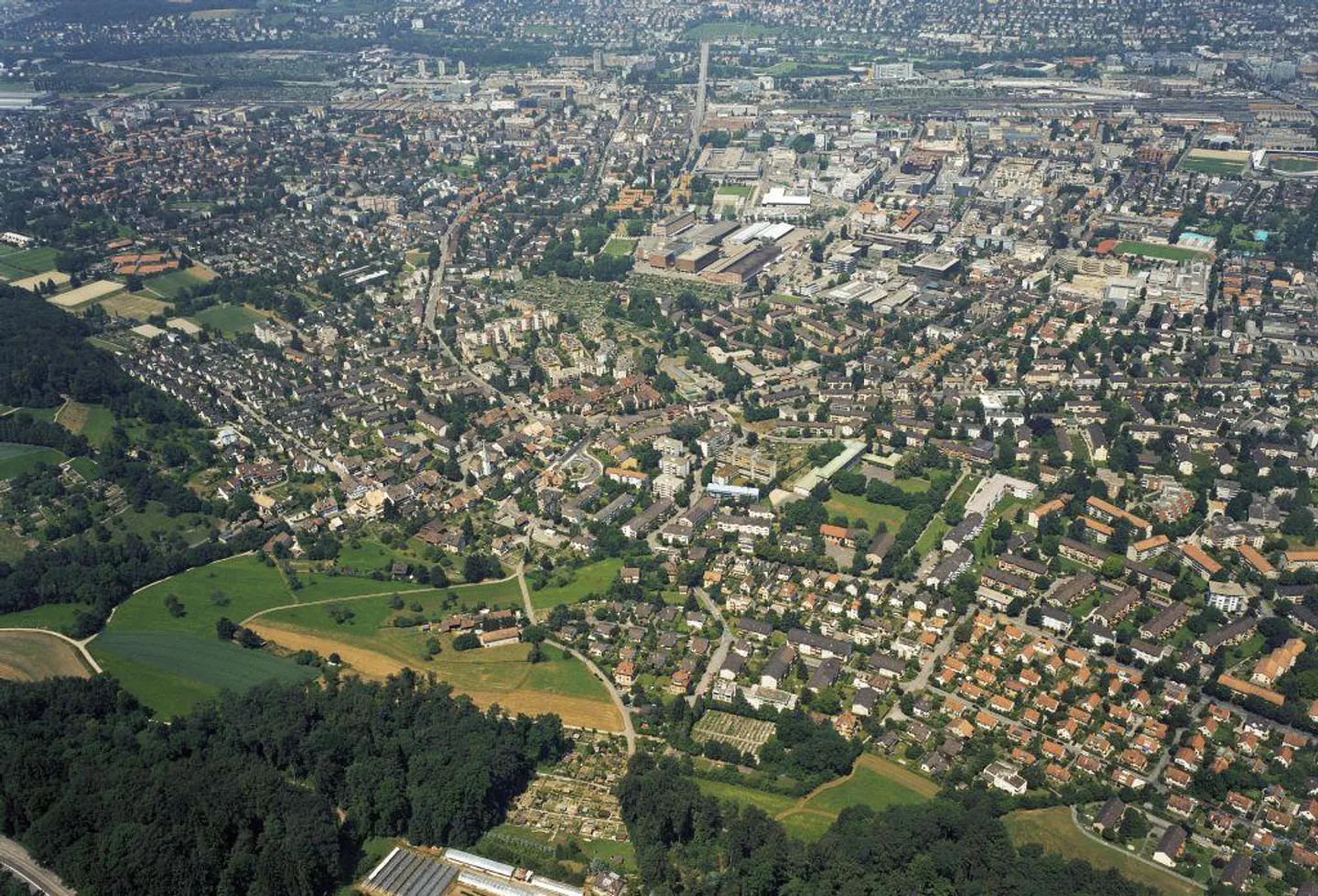 Casa plurifamiliare in una posizione centrale e popolare - Foto 1 di 1
