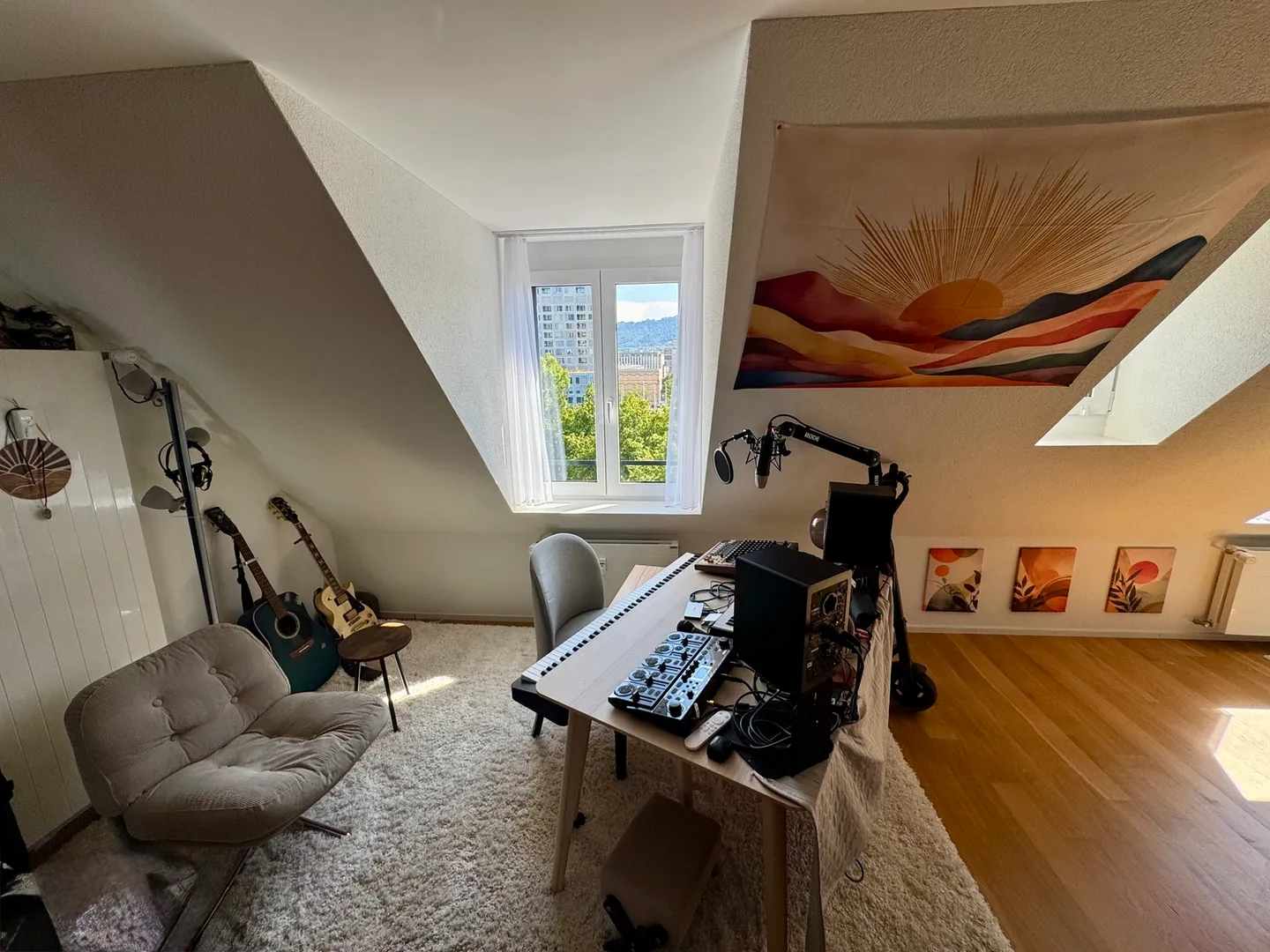 APPARTEMENT SOUS LES TOITS 2½ PIÈCES À ZURICH - DISTRICT 10, MEUBLÉ, TEMPORAIRE - Photo 4 sur 10