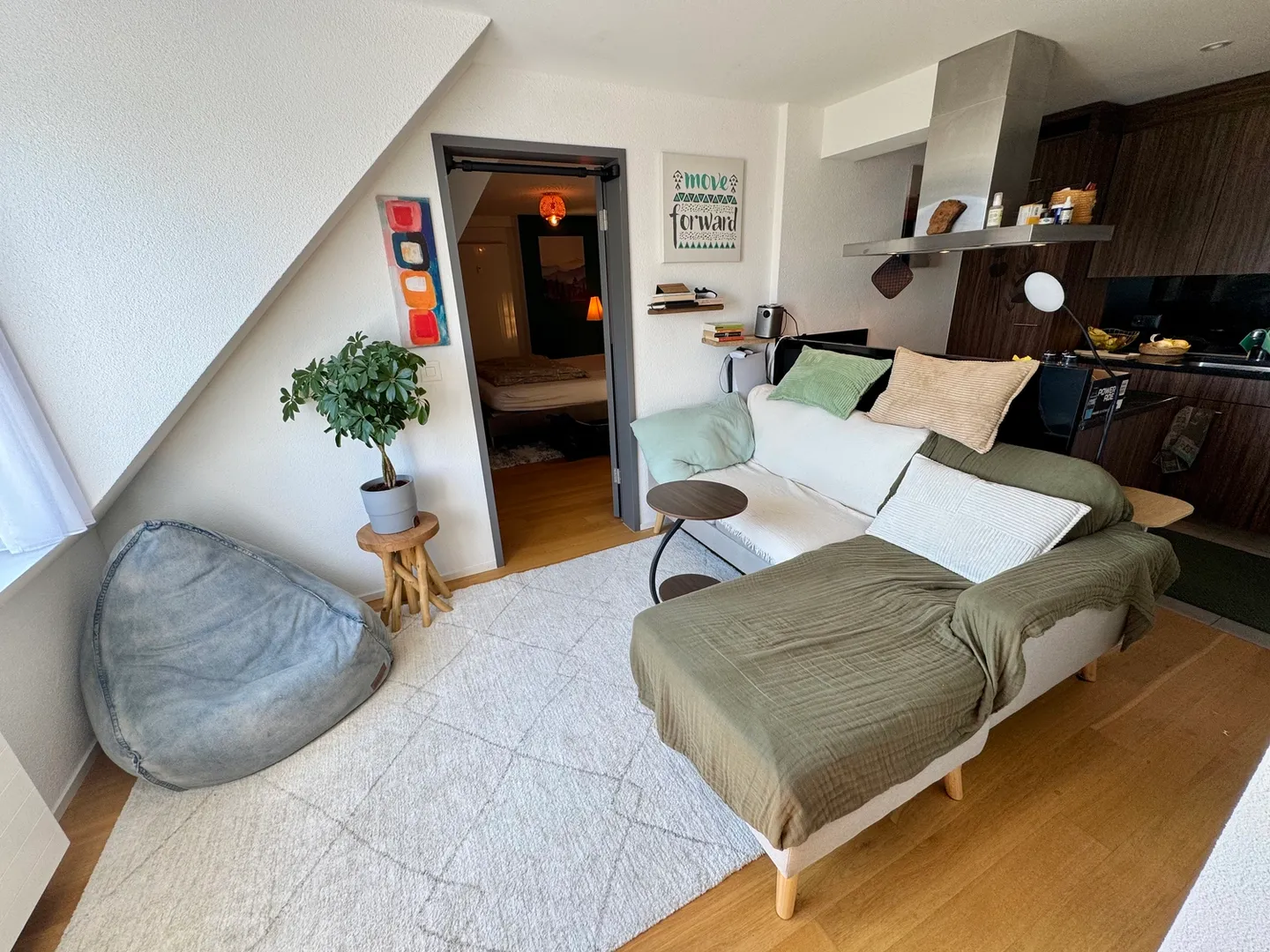 APPARTEMENT SOUS LES TOITS 2½ PIÈCES À ZURICH - DISTRICT 10, MEUBLÉ, TEMPORAIRE - Photo 1 sur 10