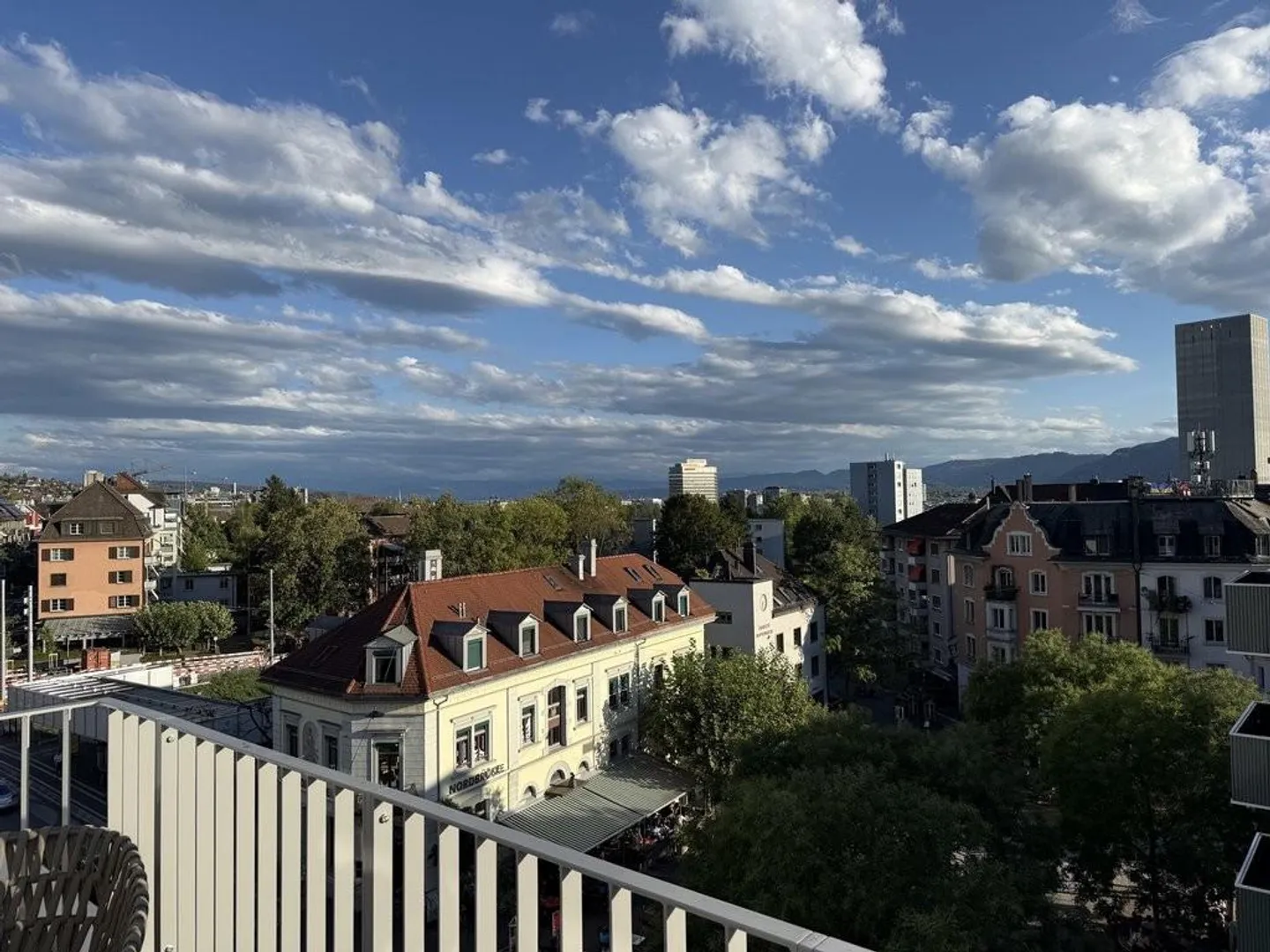 Luminoso appartamento di 2.0 stanze con vista panoramica a Zurigo-Wipkingen - Foto 7 di 7